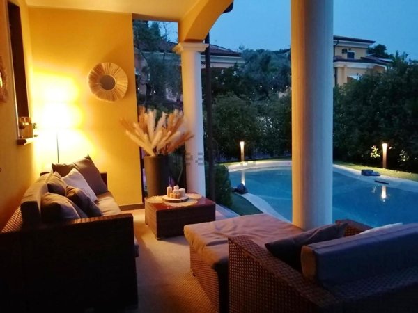 casa indipendente in vendita a Sarzana