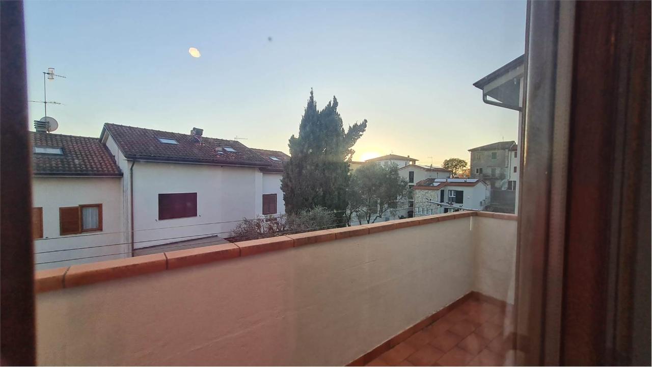 casa indipendente in vendita a Sarzana