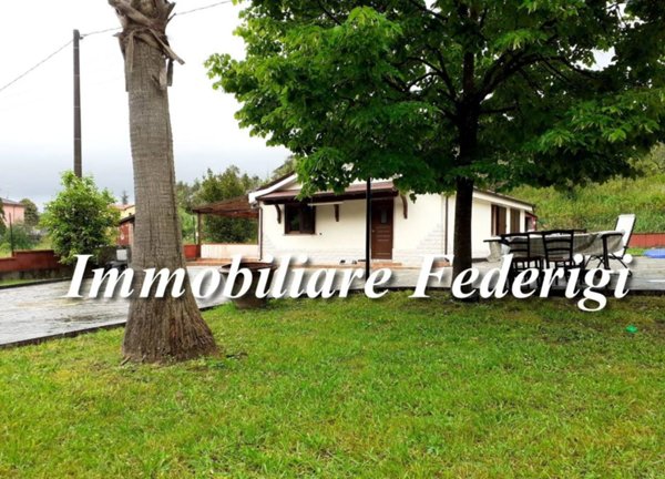 casa indipendente in vendita a Sarzana