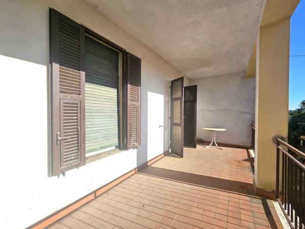 casa semindipendente in vendita a Sarzana