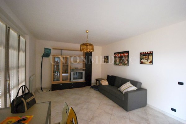 casa indipendente in vendita a Sarzana