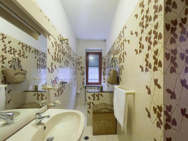 casa indipendente in vendita a Sarzana