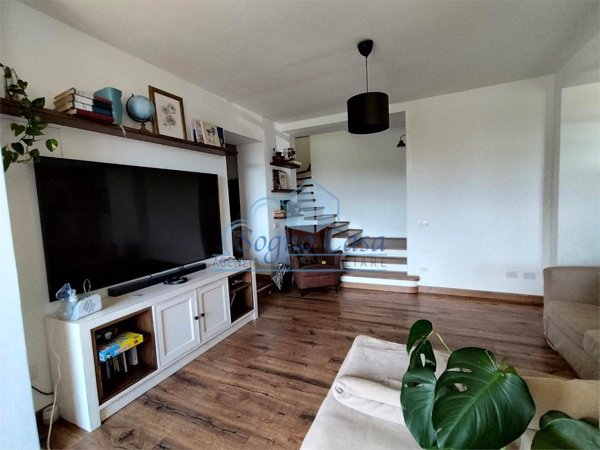 casa indipendente in vendita a Sarzana