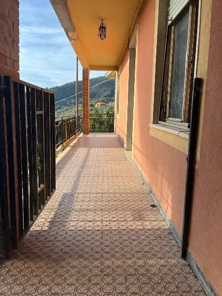 appartamento in vendita a Sarzana in zona Falcinello