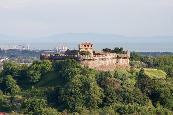 casa indipendente in vendita a Sarzana
