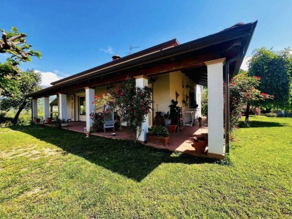 casa indipendente in vendita a Sarzana in zona San Lazzaro