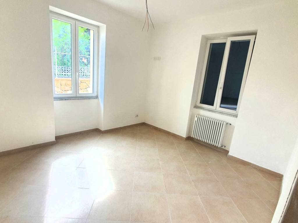 appartamento in vendita a Sarzana in zona Falcinello