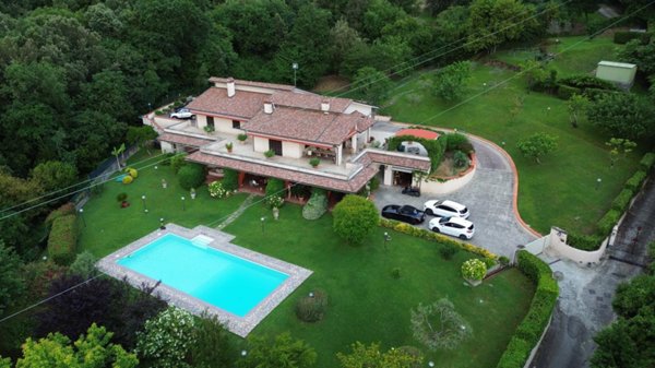 casa indipendente in vendita a Sarzana