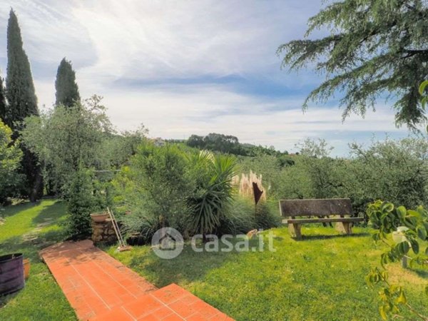 casa indipendente in vendita a Sarzana