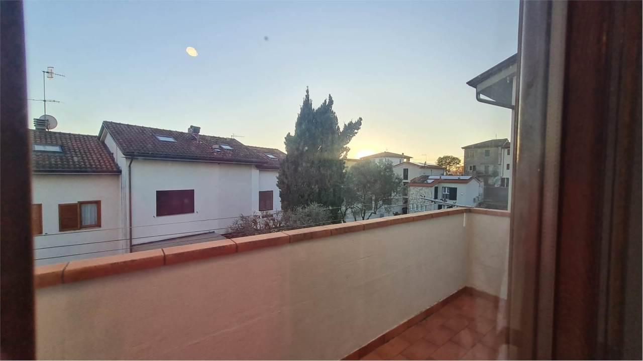 casa indipendente in vendita a Sarzana