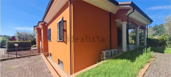 casa indipendente in vendita a Sarzana