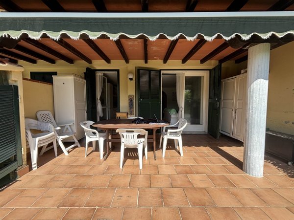 appartamento in vendita a Sarzana in zona Marinella di Sarzana