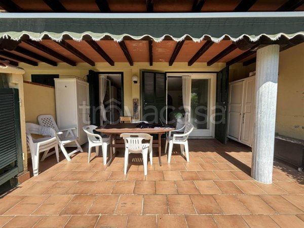 appartamento in vendita a Sarzana in zona Marinella di Sarzana