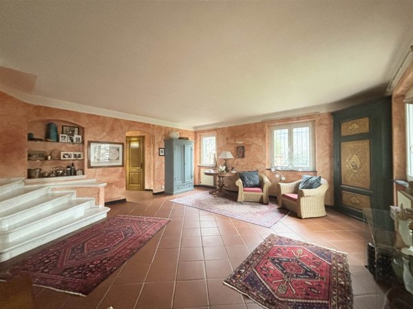casa indipendente in vendita a Sarzana