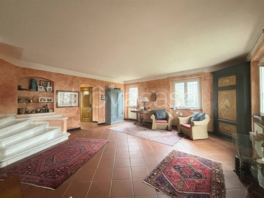 casa indipendente in vendita a Sarzana