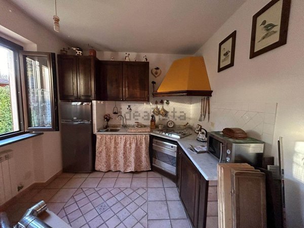 casa indipendente in vendita a Sarzana