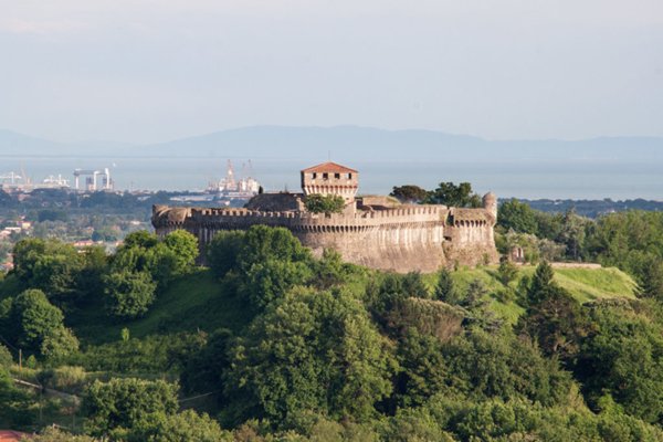 casa indipendente in vendita a Sarzana