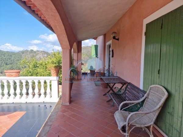 casa indipendente in vendita a Sarzana in zona Falcinello