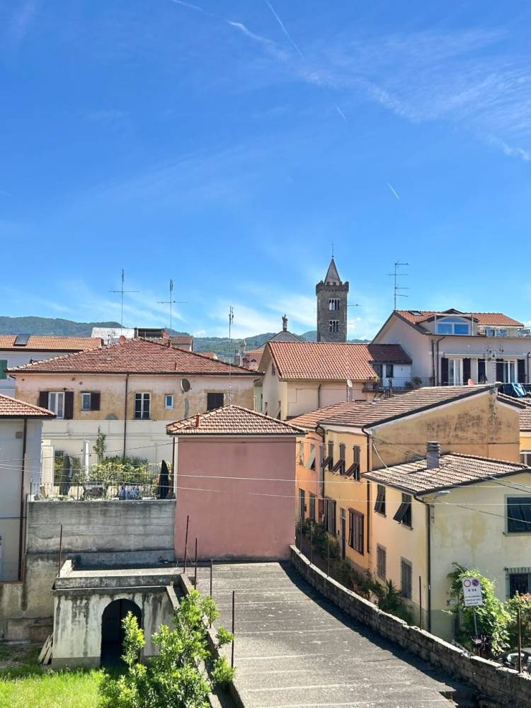 appartamento in vendita a Sarzana