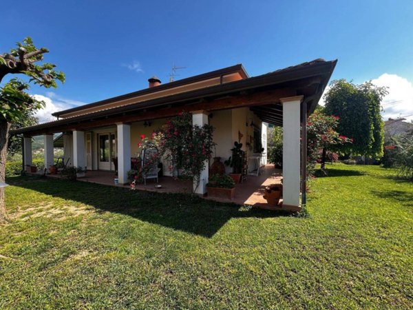 casa indipendente in vendita a Sarzana in zona San Lazzaro
