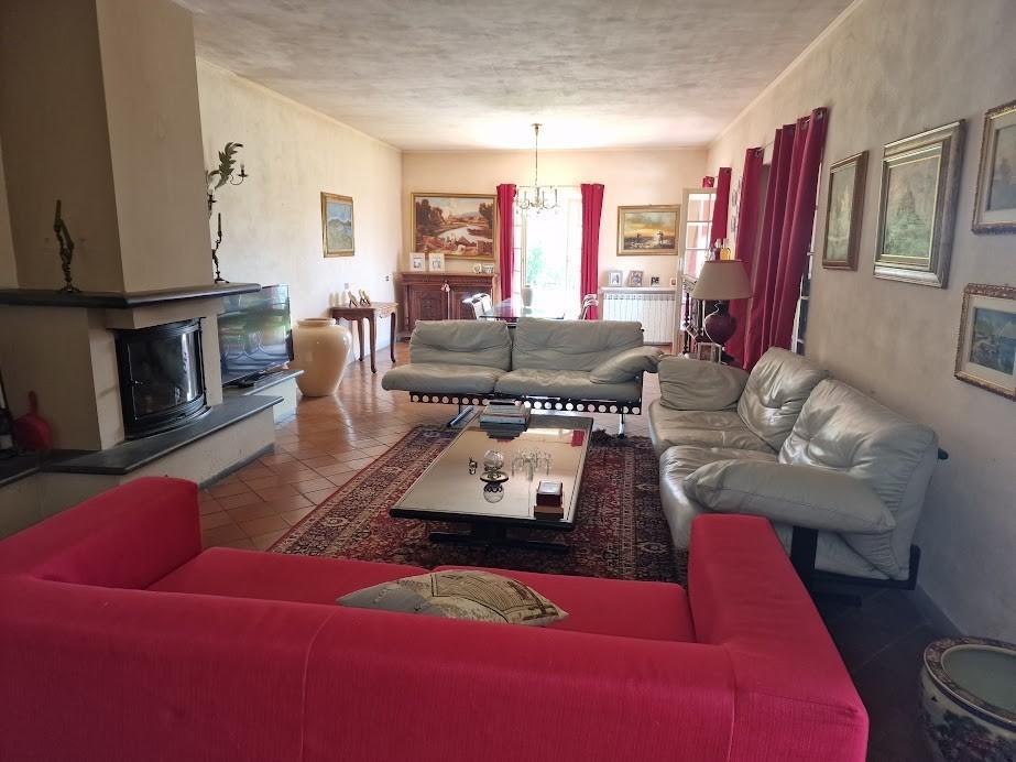 casa indipendente in vendita a Sarzana in zona Falcinello