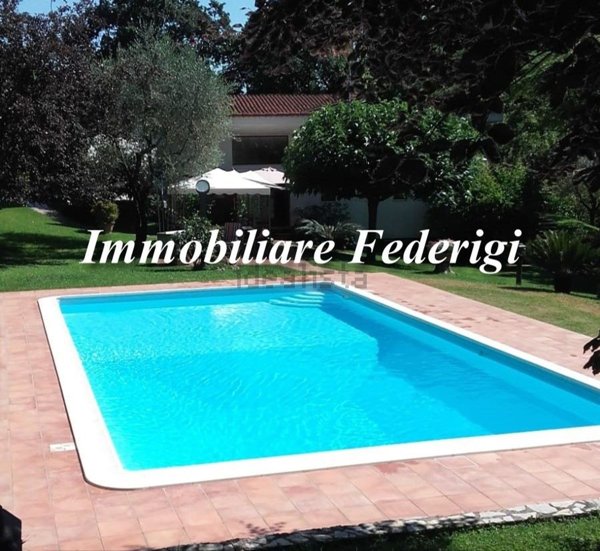 casa indipendente in vendita a Sarzana