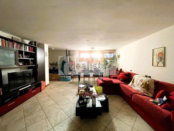 casa indipendente in vendita a Sarzana