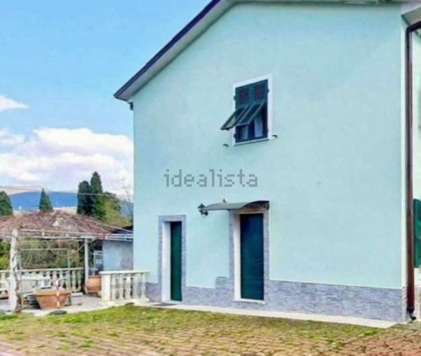 casa indipendente in vendita a Sarzana