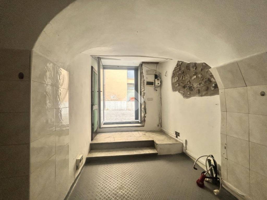 negozio in vendita a Sarzana