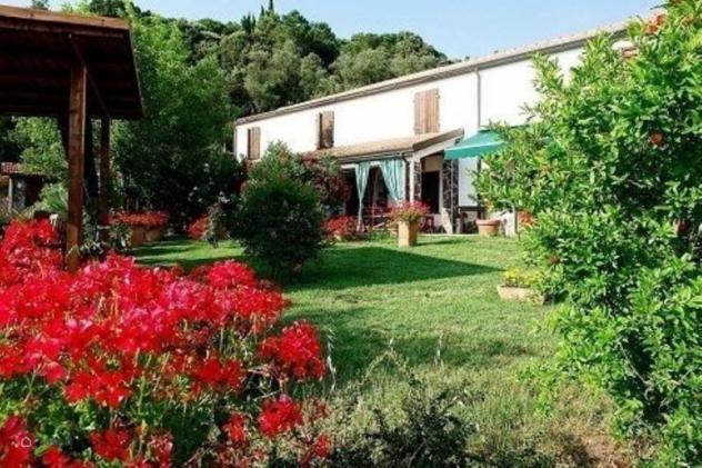 casa indipendente in vendita a Sarzana