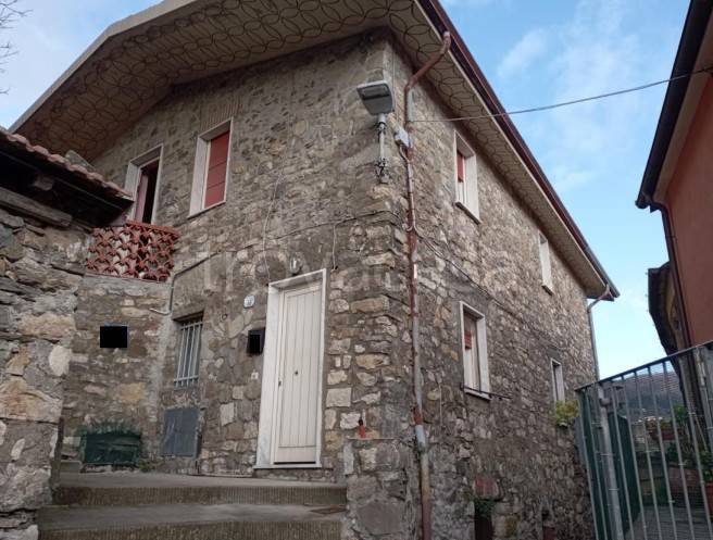 appartamento in vendita a Sarzana in zona Falcinello