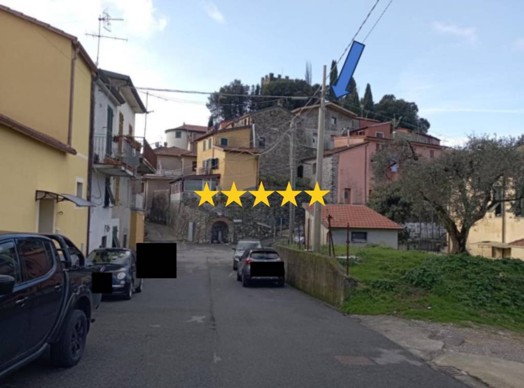 appartamento in vendita a Sarzana in zona Falcinello