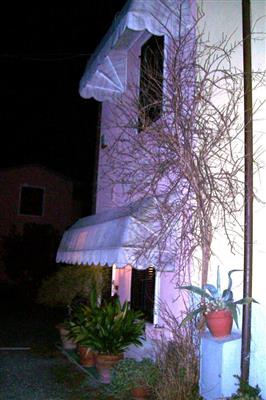 casa indipendente in vendita a Sarzana