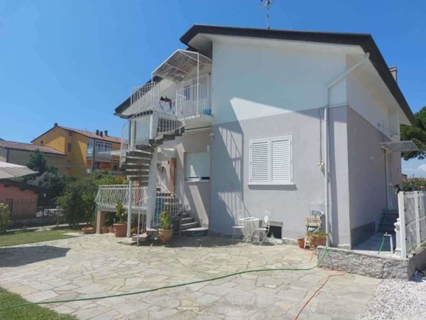casa indipendente in vendita a Sarzana in zona San Lazzaro