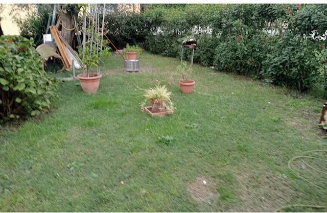 casa indipendente in vendita a Sarzana