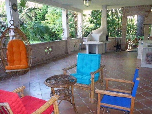 casa indipendente in vendita a Sarzana