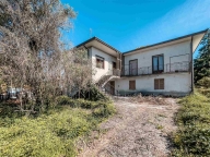 casa indipendente in vendita a Sarzana