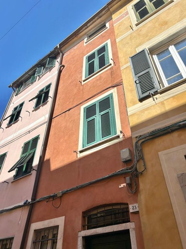 casa indipendente in vendita a Sarzana