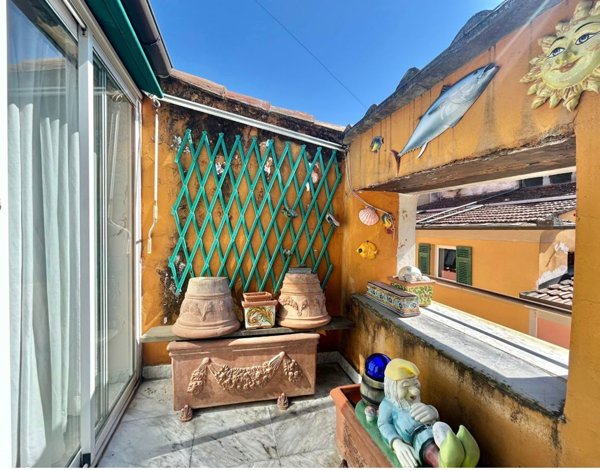 casa indipendente in vendita a Sarzana