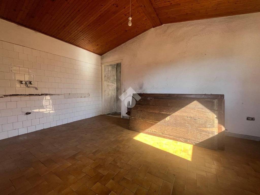 casa indipendente in vendita a Sarzana