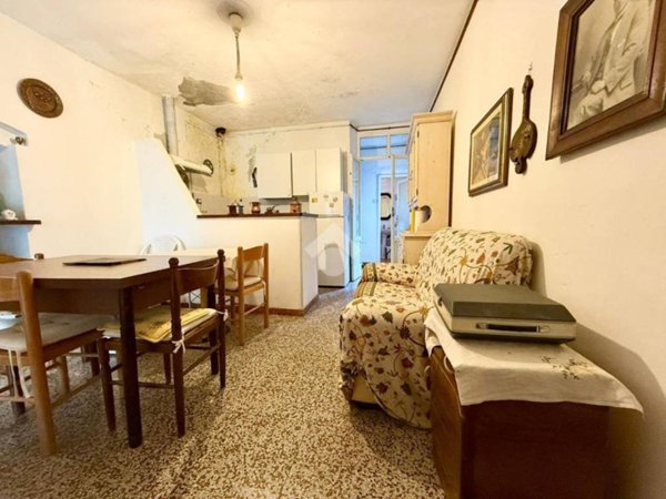 appartamento in vendita a Sarzana in zona Falcinello