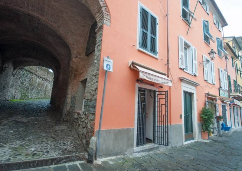 negozio in vendita a Sarzana