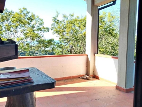 casa indipendente in vendita a Sarzana in zona Falcinello