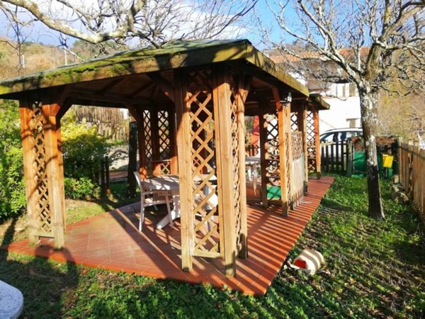 casa indipendente in vendita a Sarzana in zona Falcinello