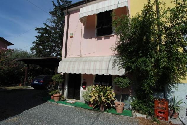 casa semindipendente in vendita a Sarzana