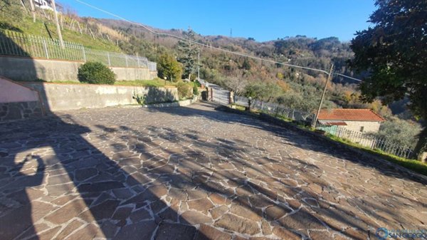 casa indipendente in vendita a Sarzana in zona Falcinello