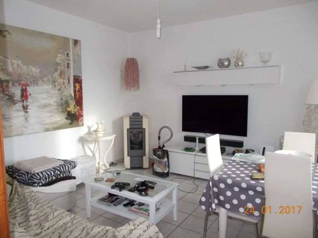 casa indipendente in vendita a Sarzana