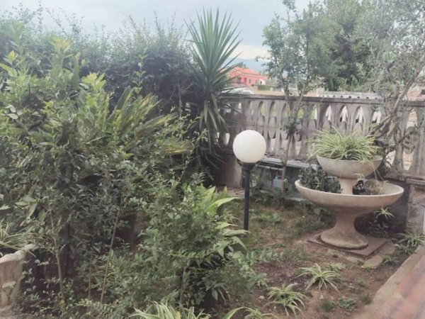 casa indipendente in vendita a Sarzana in zona San Lazzaro