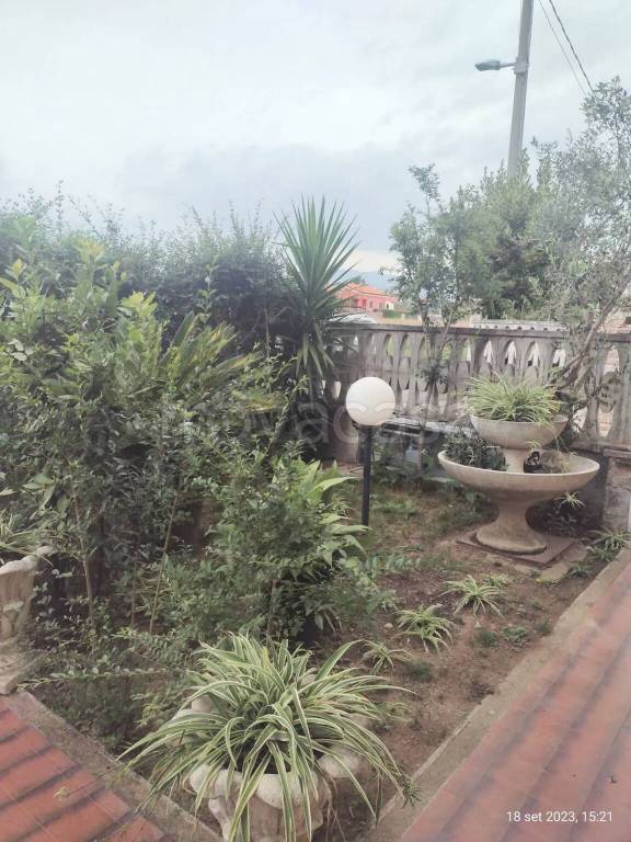 casa indipendente in vendita a Sarzana in zona San Lazzaro