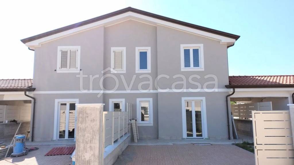 casa indipendente in vendita a Sarzana